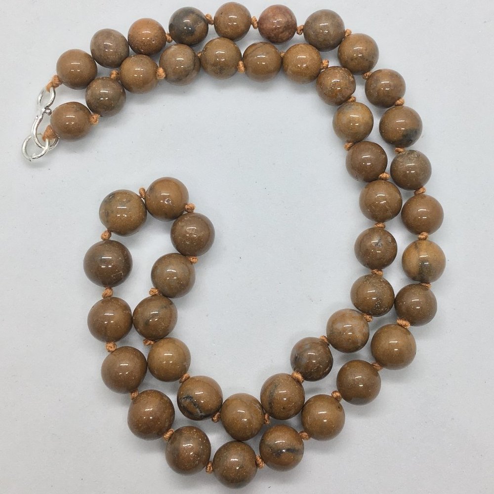 🔥🔥Carmel Round Necklace. Flash sale!!🔥🔥